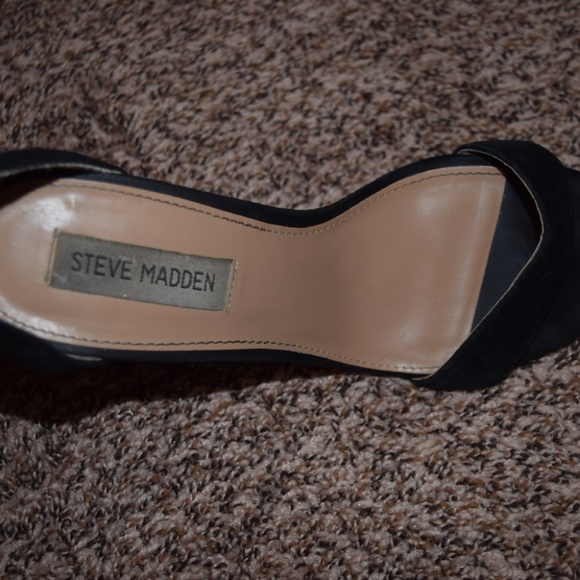 Steve Madden Black Heels - Picture 4 of 6